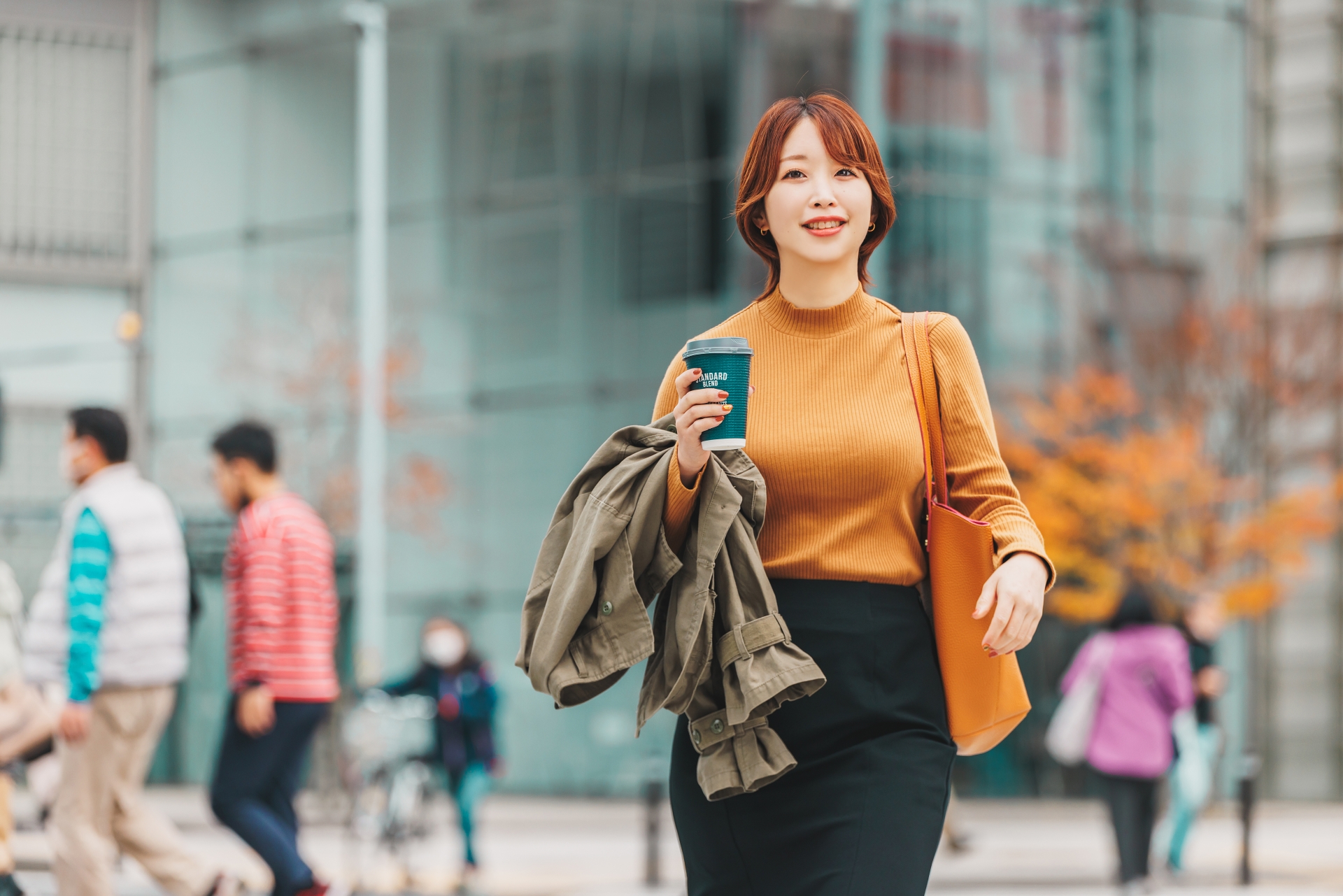 産休・育休中のママが社会保険料免除を活用して投資信託で資産形成する様子